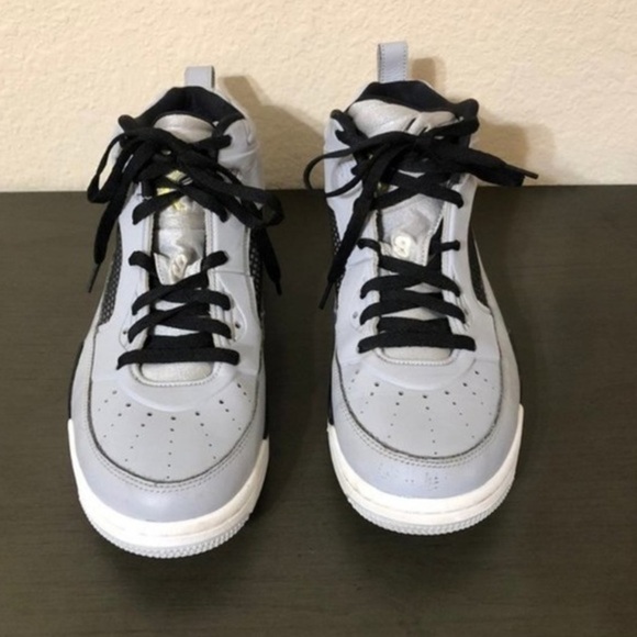Air Jordan Flight 9.5 Basketball Sneaker